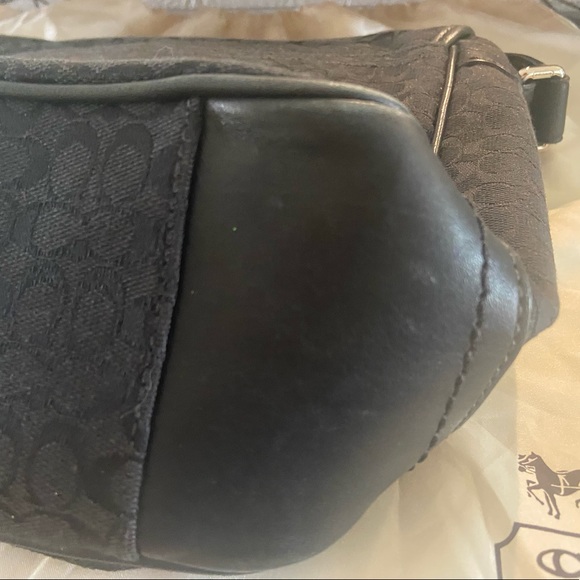 Authentic Coach Messenger Bag - Picture 6 of 6